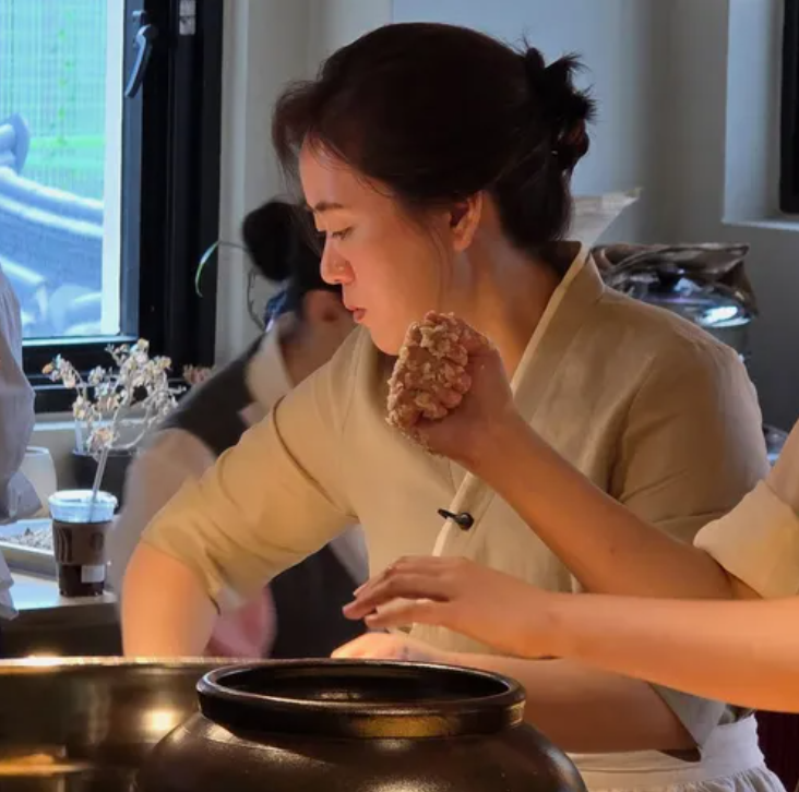 흑백요리사2 술빚는 윤주모 나이 수전증 손떨림 알콜중독 결혼 빛 총정리 2 흑백요리사2 윤주모(윤나라) 셰프